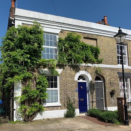 윈체스터 Esme'S B&B 외부 사진